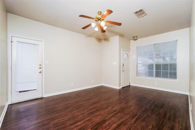 Photo - 2403 Curry Loop