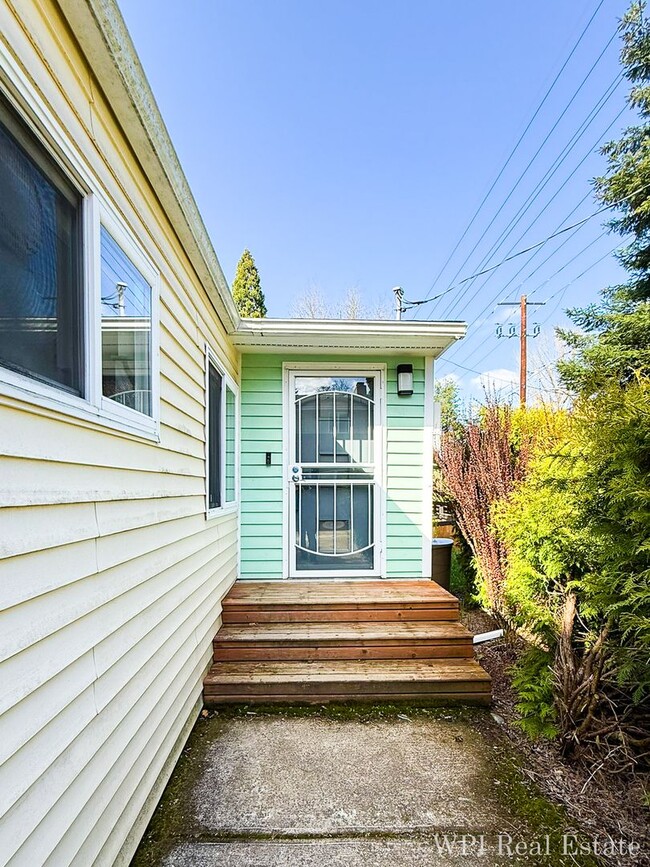 Photo - Beautiful newly remodeled 3 bed/2 bath home! Walking distance to Northgate Lightrail!