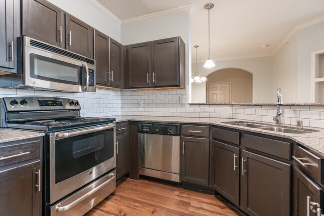 2BR, 2BA - B4