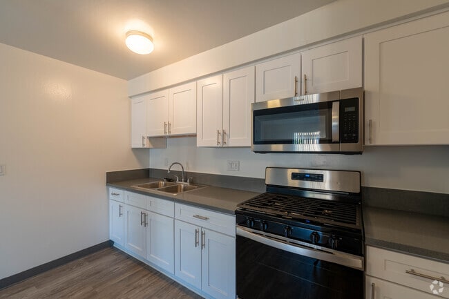 14300 Mulberry Dr - Los Olivos Apartments