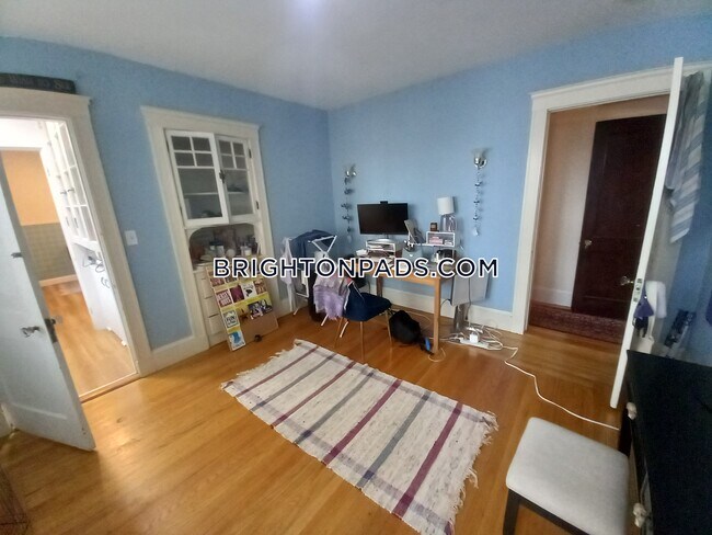 Photo - 6 Mapleton St