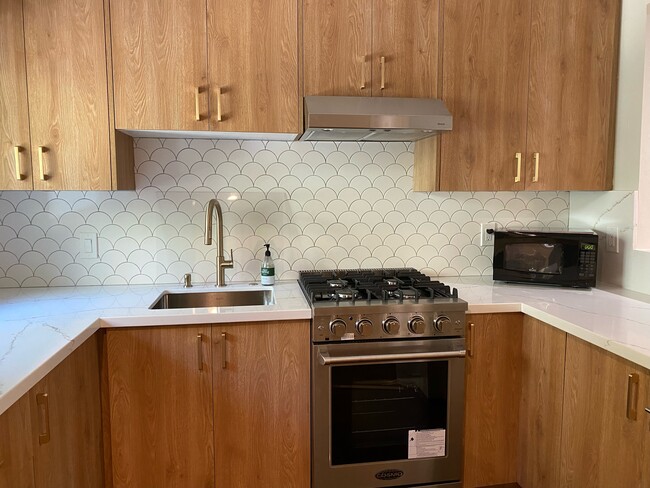Photo - 2710 Le Conte Ave Condo Unit 3