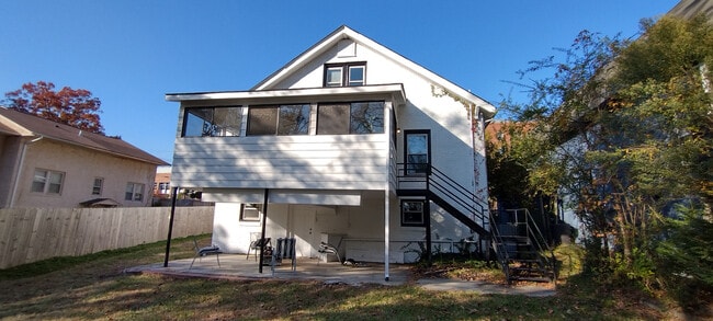 Room in House on Formosa Ave