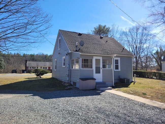 Photo - 10934 Catharpin Rd