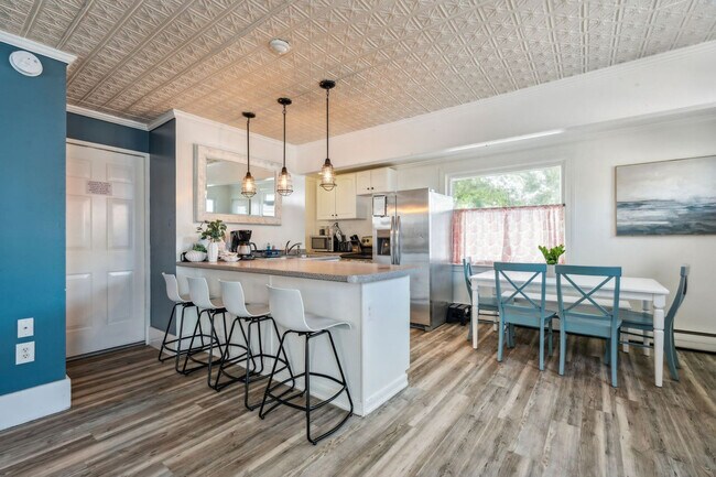 Photo - 2 Dover Ave Unit ID1333623P