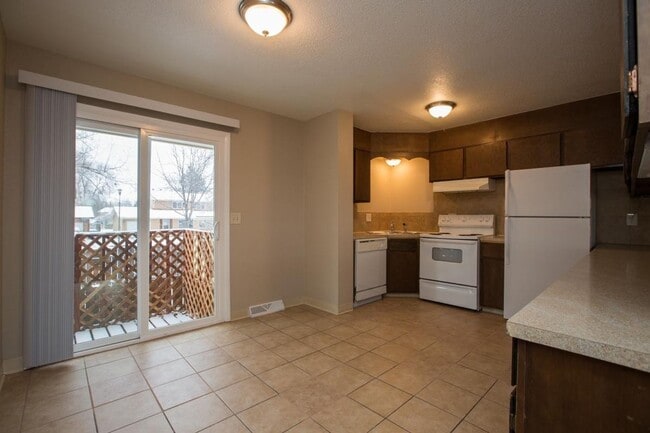 Photo - Students Welcome! Great Location! Unit 2713 Stanford Rd.