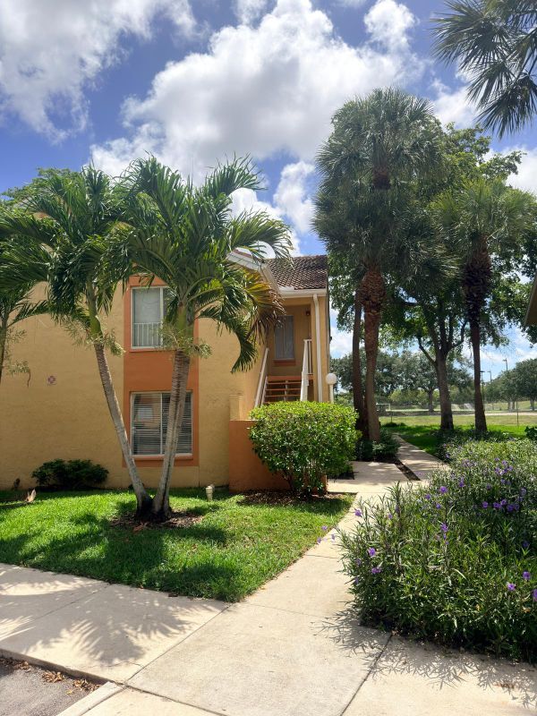 Photo - 1025 Coral Club Dr