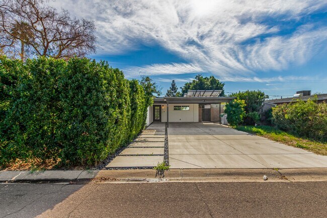 Photo - Beautiful Home available to lease!