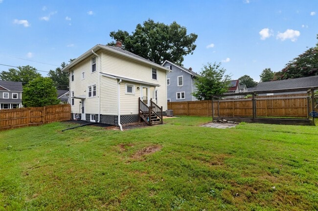 907 Grandin Ave
