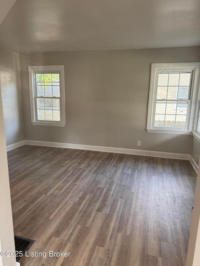 Photo - 104 N 45th St