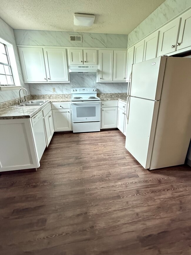 Photo - 1449 Highway 76