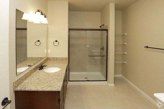 2BR, 2BA - 1295 SF