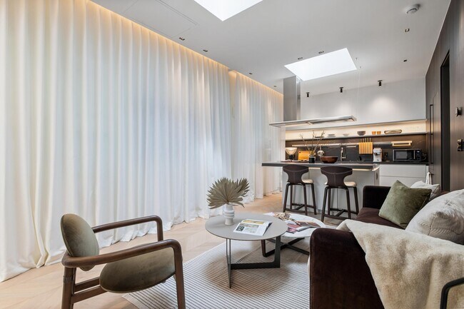 Photo - 2783 Filbert St