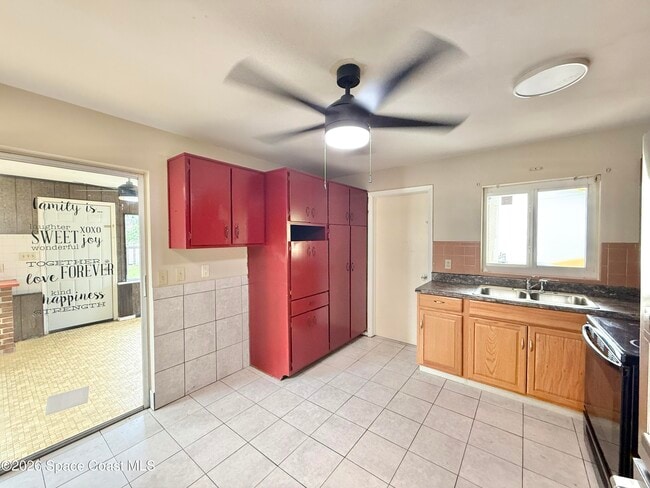 Photo - 1635 Nassau St
