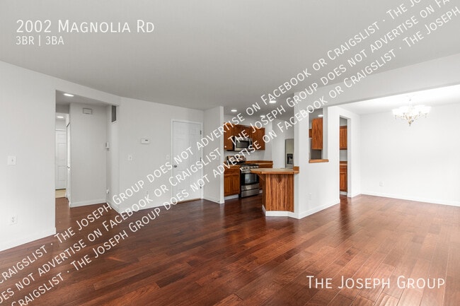 Photo - 2002 Magnolia Rd