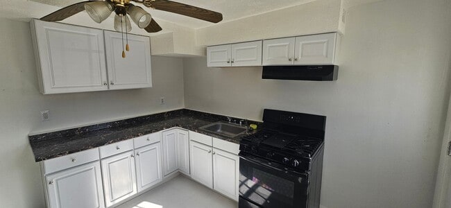 Building Photo - 901 N Ohio Ave Unit 1