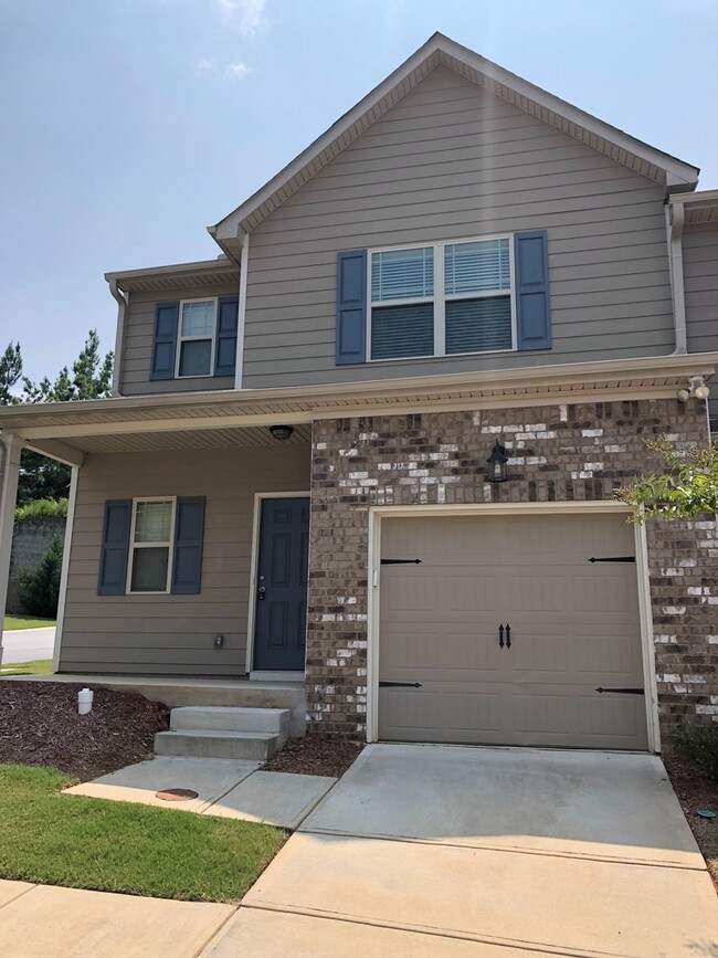 NEW LISTING - Beautiful Kennesaw Townhouse... - NEW LISTING - Beautiful Kennesaw Townhouse...