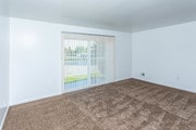 1BR, 1BA - 700 SF