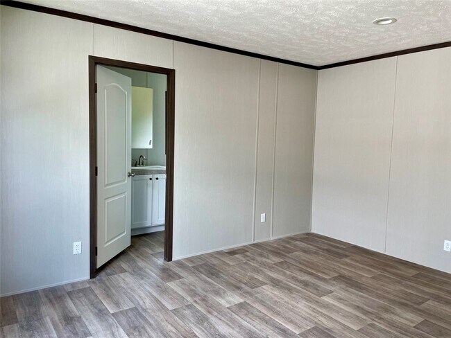 Photo - 720 S Shanks St