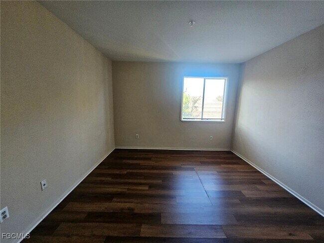 Photo - 2875 Winkler Ave Unit 518