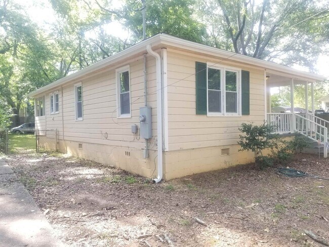 Photo - 2125 Burroughs Ave SE