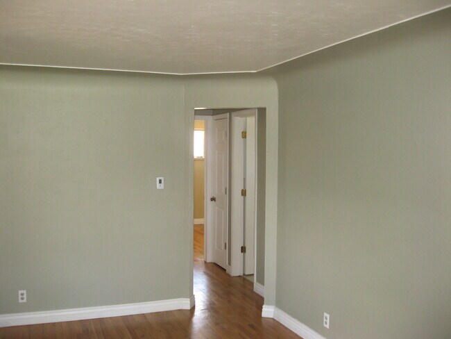 Photo - 4695 Reed St