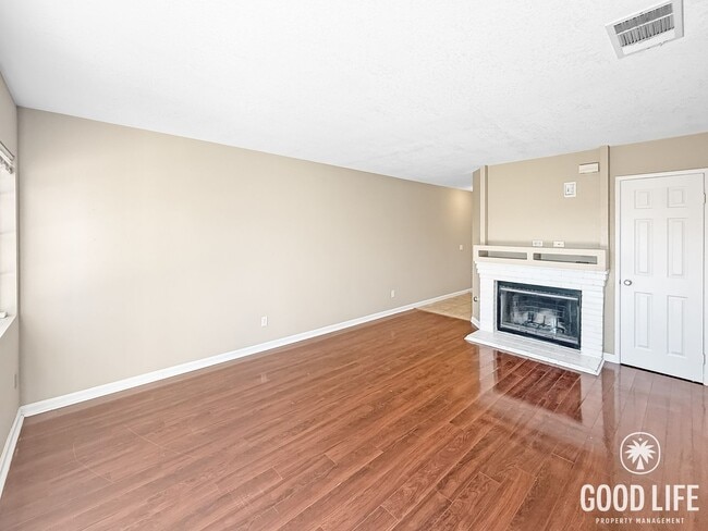 Photo - Beautiful 2B 2.5BA Townhouse in El Cajon!