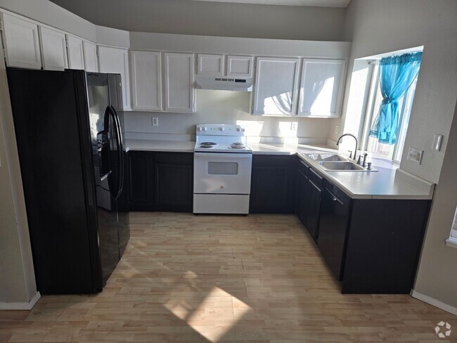 Building Photo - Available NOW! 3 bedrooms in 80922 Rental