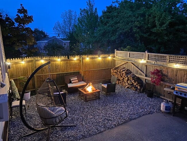 Building Photo - 37 Tate St Unit 1