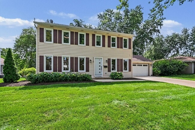 Photo - 1120 Summit Hills Ln