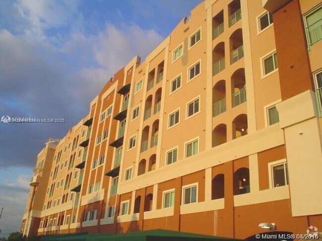 Building Photo - 2280 SW 32nd Ave Unit 411 Rental