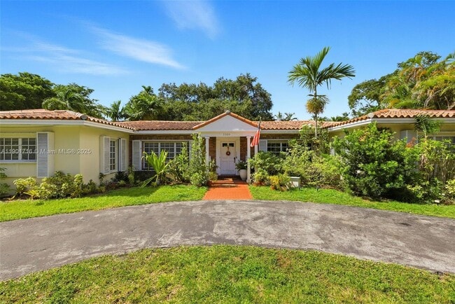 Photo - 3300 Segovia St