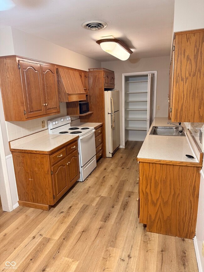 Photo - 702 Edgewood Dr