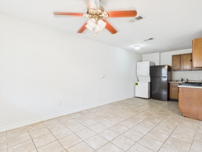 1900 Finfeather Rd