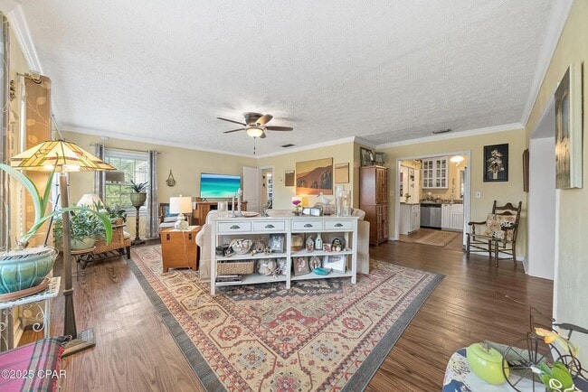 Photo - 321 S Bonita Ave