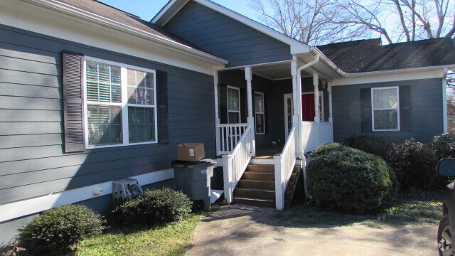 Building Photo - 11 Garfield St Rental