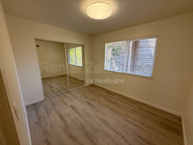 Photo - 2355 Heidi Pl Unidad 4