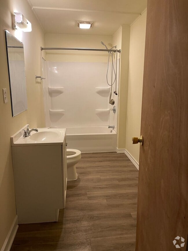 Building Photo - 914 Jefferson St Unit 914 1/2 Rental