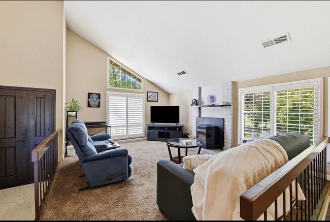 Photo - 3283 Cambridge Rd
