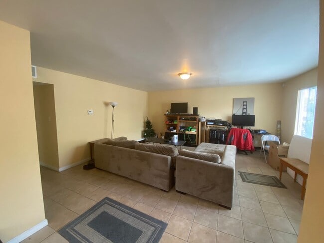 Photo - 2021 Sierra Rd Unit E