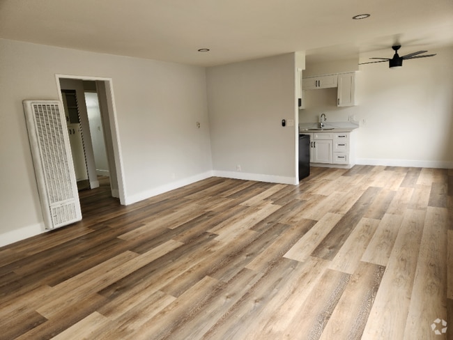 Building Photo - 1442 Stanford St Unit B Rental