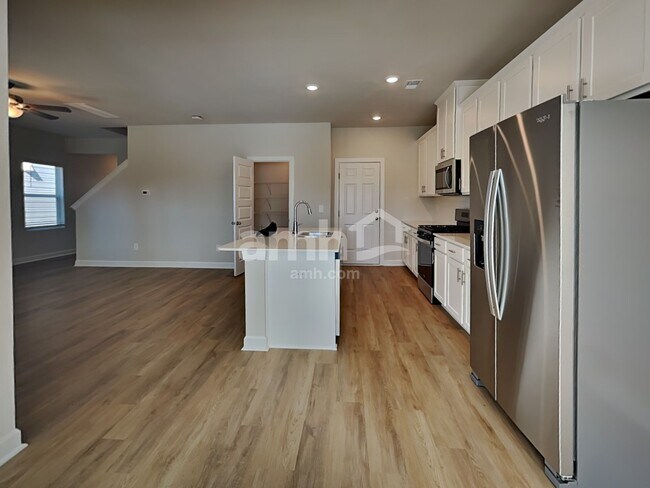 Photo - 521 Crowder Pl