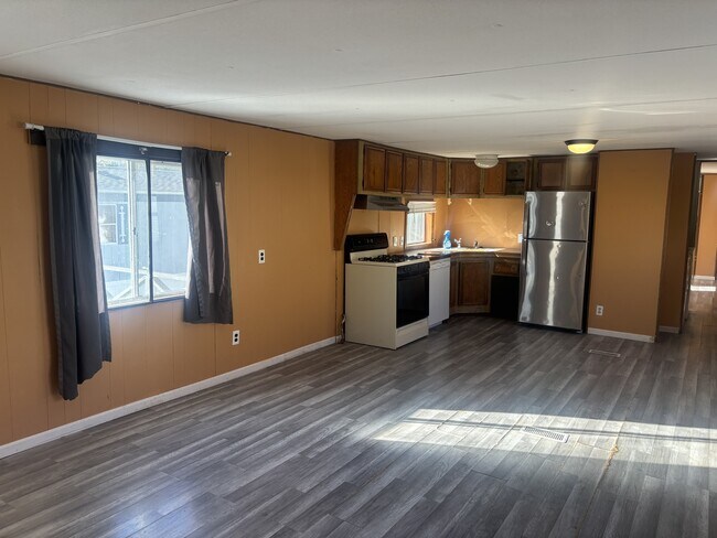 Photo - 1528 Apache Dr