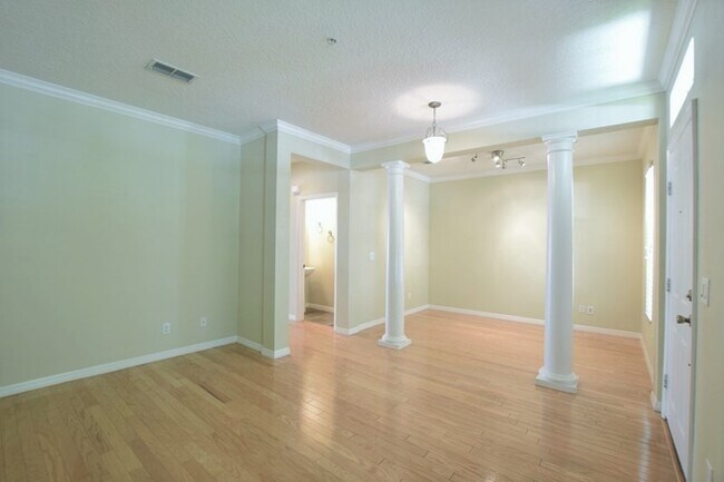 Photo - Amazing 2 Bedroom, 2.5 Bathroom Townhome i...