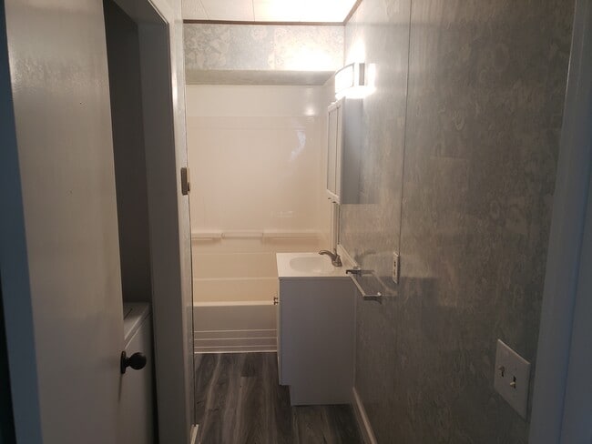 Photo - 19 Maplewood Ave Unit B