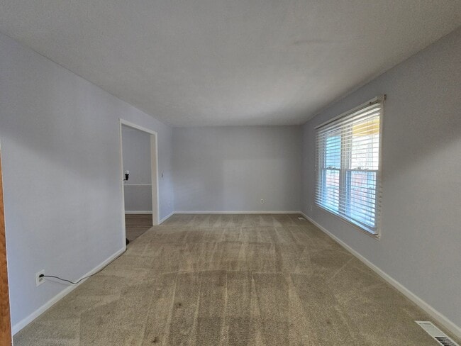 Photo - 504 Georgetown~ Lake Shore