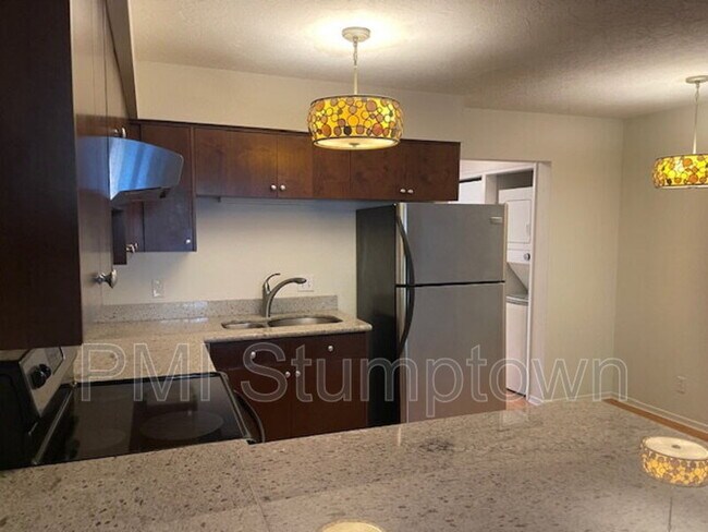 Building Photo - 2028 NE Clackamas St Rental