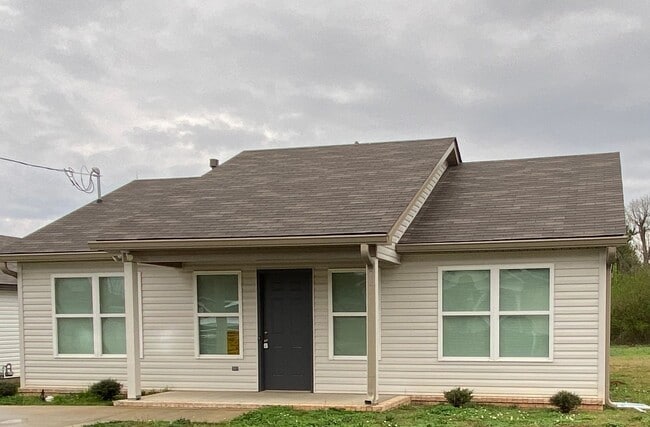 Photo - Three bedroom three bath available now!