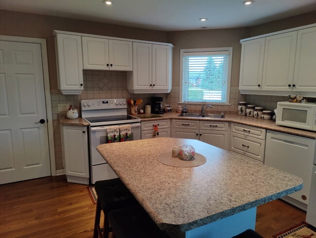 Photo - 11 Parkwood Dr