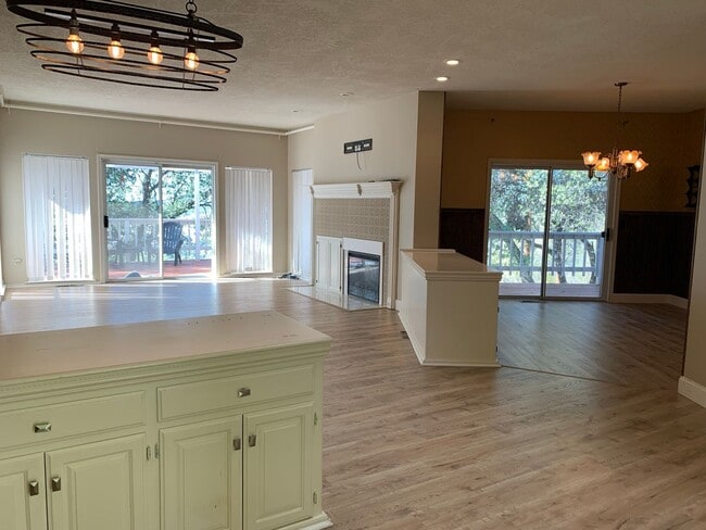 Photo - 13630 Joshua Way